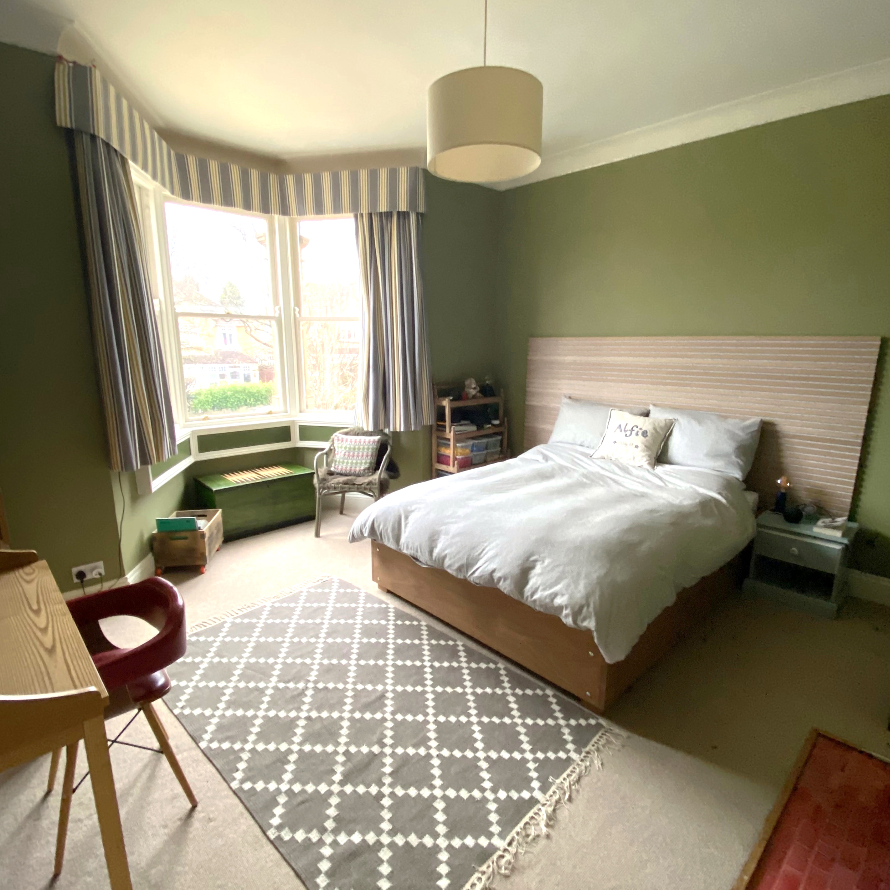 what colour goes with sage green